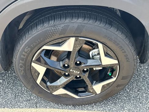 Certified 2025 Kia Seltos EX w/ EX Sunroof Package AWD/4WD image 20