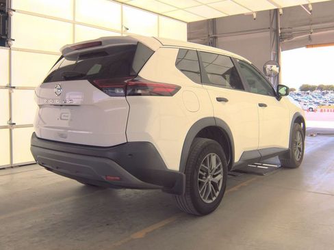 Used 2023 Nissan Rogue S FWD image 2