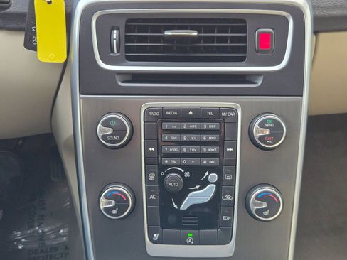 Used 2015 Volvo V60 T5 Premier image 26