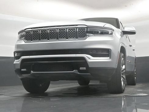 Used 2022 Jeep Grand Wagoneer Series III w/ HD Trailer Tow Package AWD/4WD image 56