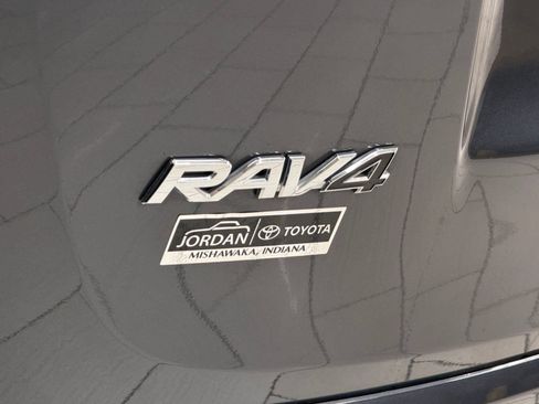 Used 2017 Toyota RAV4 XLE w/ Plus Extra Value Package FWD image 29
