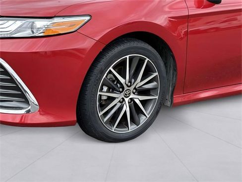 Used 2023 Toyota Camry XLE image 8