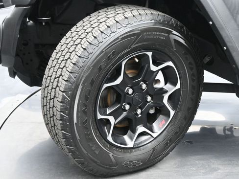 Used 2021 Jeep Wrangler Unlimited Sport AWD/4WD image 17
