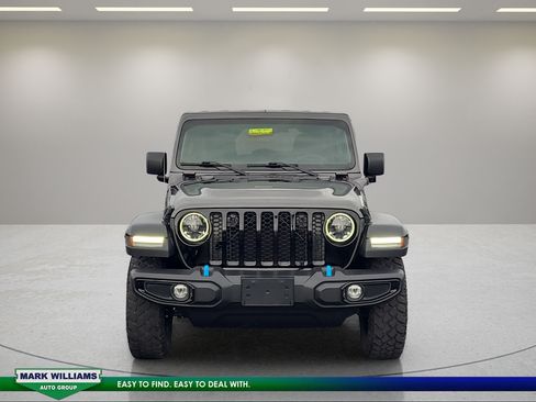 Used 2023 Jeep Wrangler Unlimited w/ Convenience Group AWD/4WD image 9