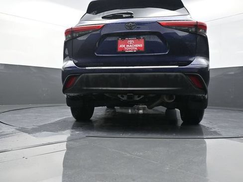 Used 2022 Toyota Highlander XLE w/ Protection Package #3 (TMS) AWD/4WD image 36
