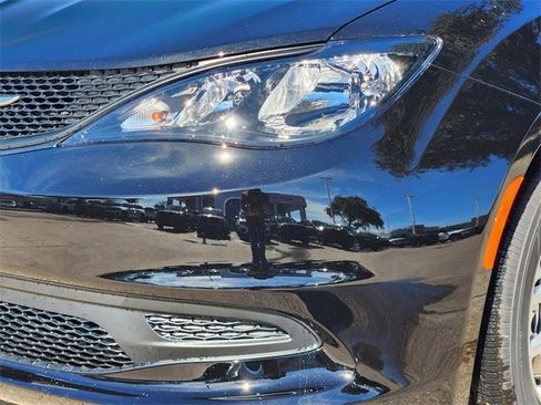 New 2026 Chrysler Voyager LX image 5