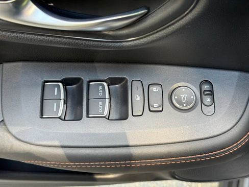 Used 2025 Honda HR-V Sport image 18