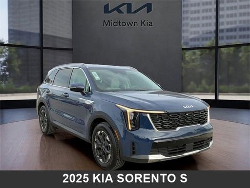 Certified 2025 Kia Sorento S image 1
