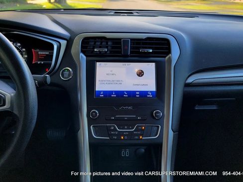 Used 2020 Ford Fusion SE image 19