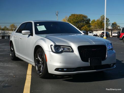 Used 2023 Chrysler 300 S w/ Comfort Group image 15