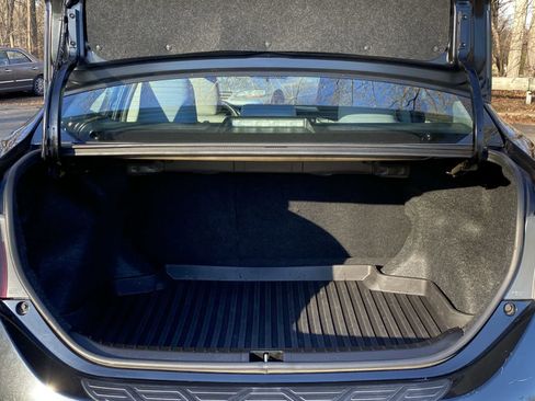 Used 2018 Toyota Corolla LE image 16