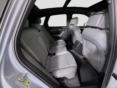 Used 2020 Audi SQ5 Prestige w/ Prestige Package AWD/4WD image 22