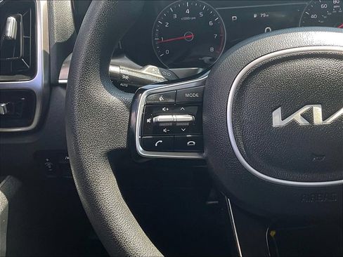 Used 2022 Kia Sorento LX FWD image 11