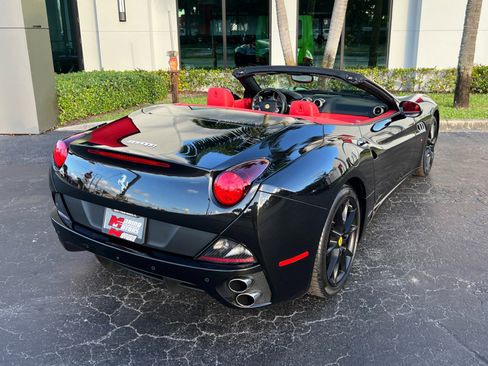 Used 2013 Ferrari California RWD image 37