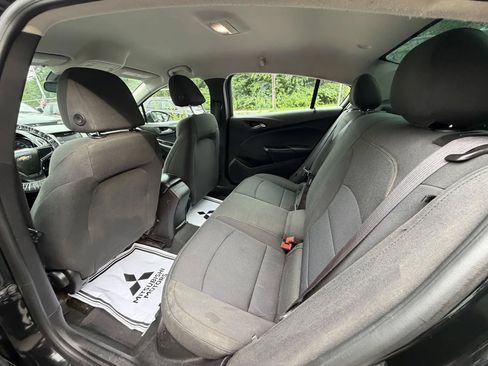 Used 2017 Chevrolet Cruze LS FWD image 26