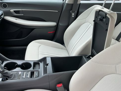 Certified 2025 Hyundai Sonata SE image 12