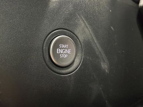 Used 2022 Volkswagen ID.4 Pro AWD/4WD image 22