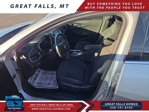 Used 2018 Chevrolet Malibu LT image 9