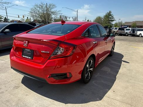 Used 2017 Honda Civic Touring image 3