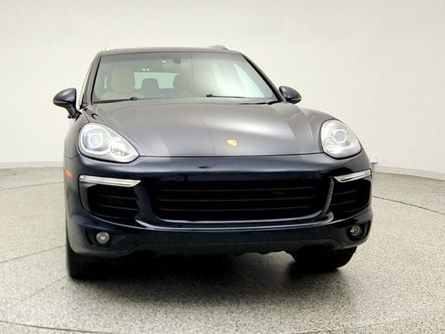 Used 2017 Porsche Cayenne S w/ Premium Package AWD/4WD image 2