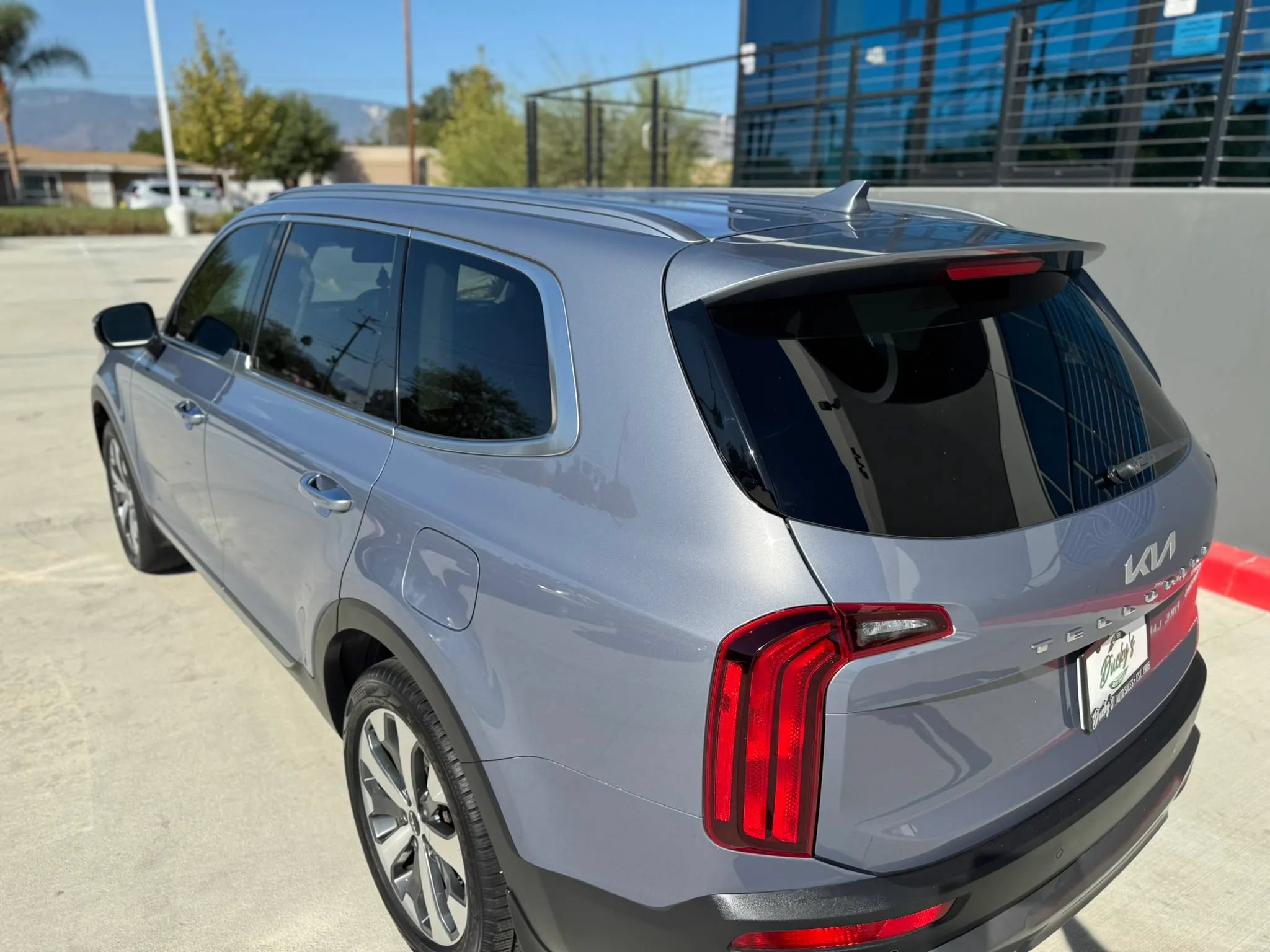Used 2022 Kia Telluride S FWD image 8
