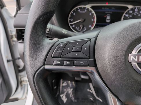 Used 2025 Nissan Sentra SV FWD image 26