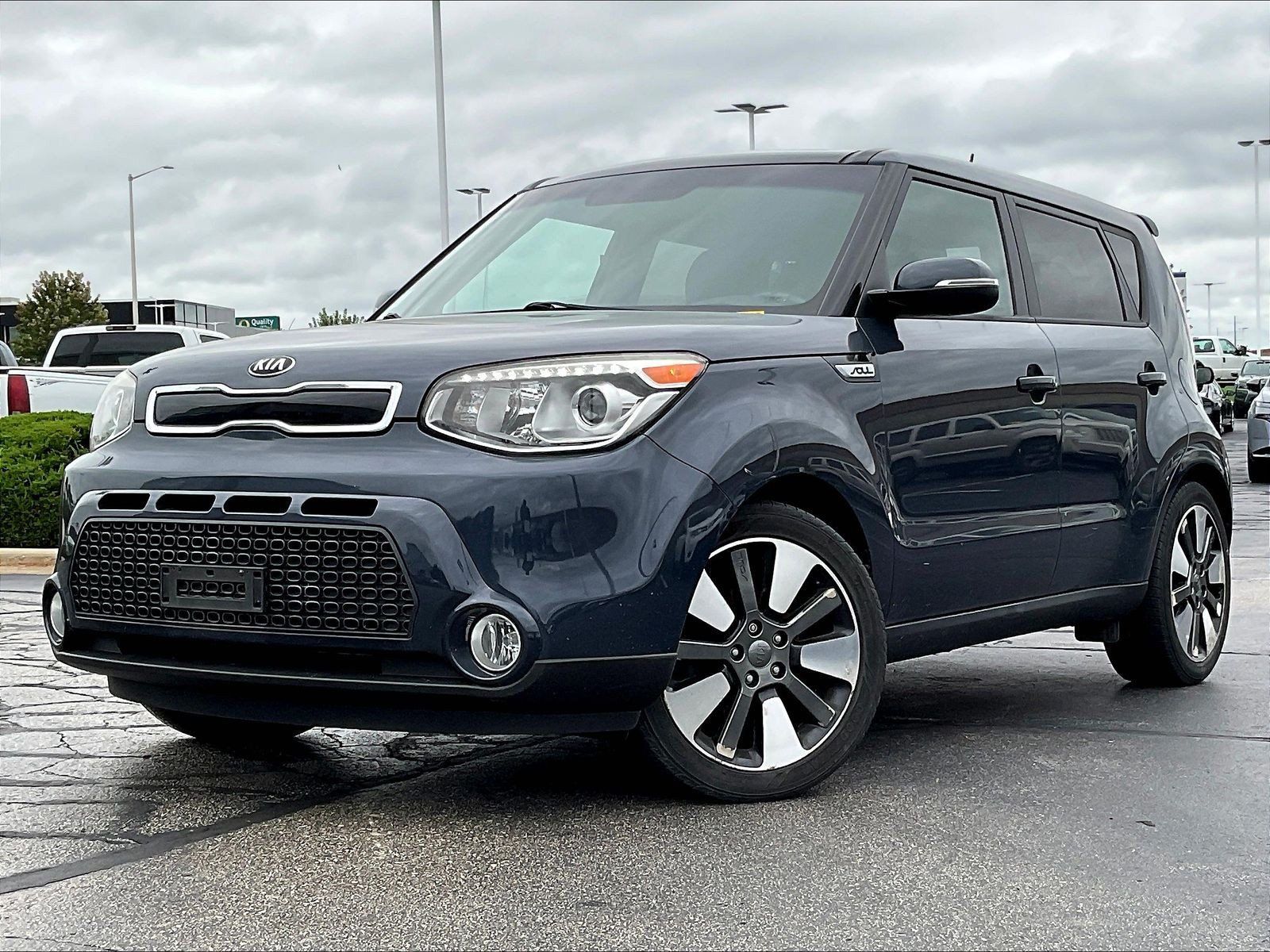 Used 2014 Kia Soul ! w/ Sun & Sound Package FWD image 2