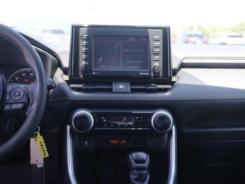 Used 2021 Toyota RAV4 LE FWD image 22