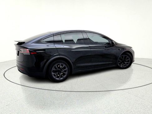 Used 2024 Tesla Model X image 10