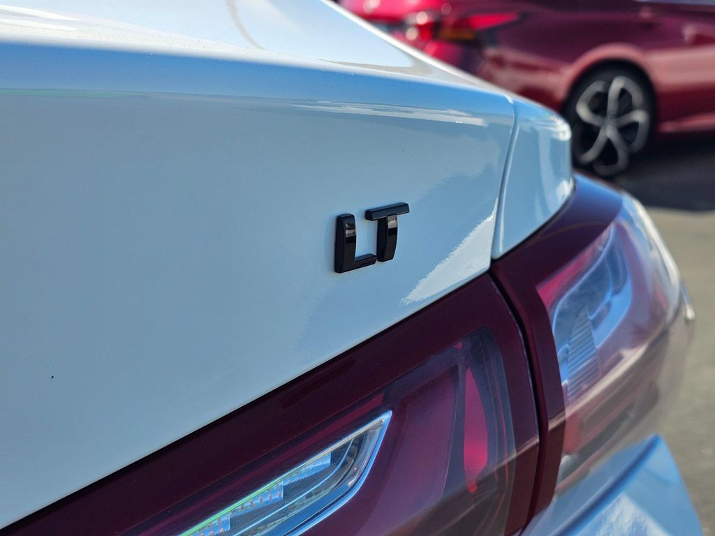 Used 2024 Chevrolet Malibu LT w/ Sport Edition FWD image 15