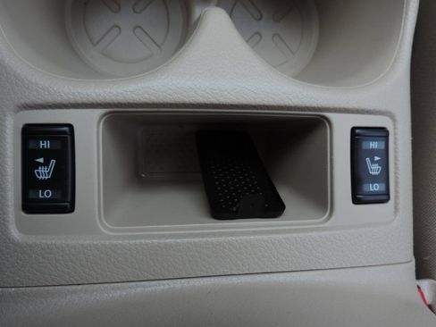 Used 2019 Nissan Rogue SV FWD image 25