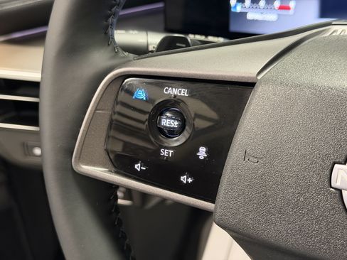 Used 2025 Nissan Murano SL AWD/4WD image 16