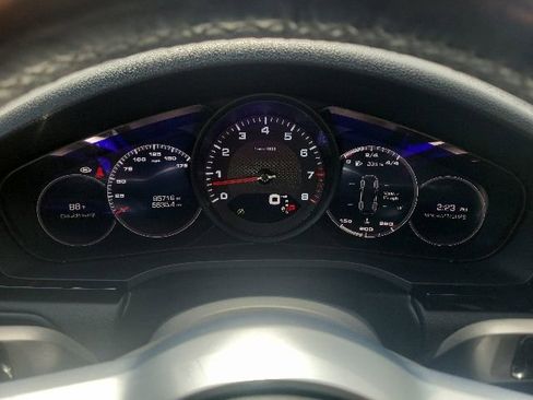 Used 2020 Porsche Cayenne AWD/4WD image 30