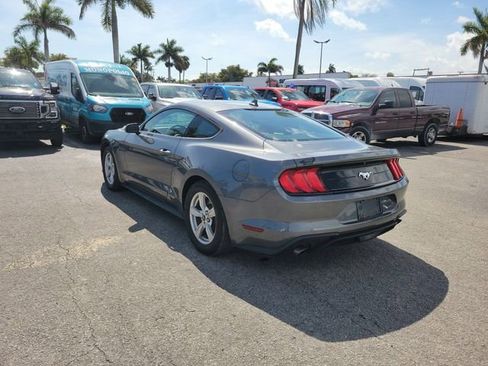 Certified 2022 Ford Mustang Coupe image 4