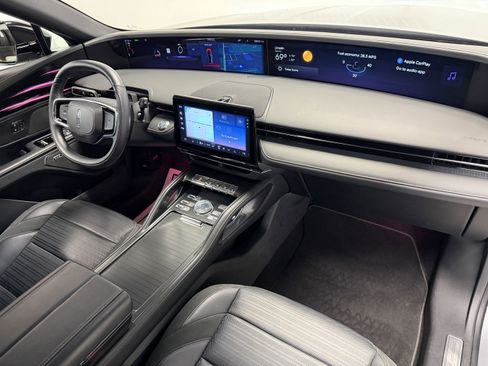 Used 2024 Lincoln Nautilus Reserve w/ Equipment Group 202A image 12