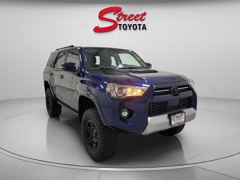 Certified 2022 Toyota 4Runner TRD Off-Road Premium w/ Moonroof Package AWD/4WD image 5