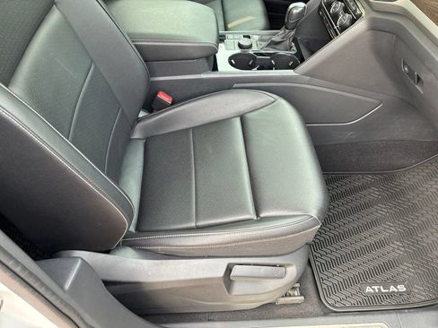 Used 2023 Volkswagen Atlas SE AWD/4WD image 40