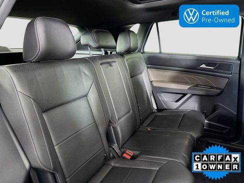 Certified 2023 Volkswagen Atlas Cross Sport SE w/ Panoramic Sunroof Package image 28