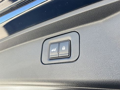 Used 2025 Nissan Armada Platinum Reserve image 29