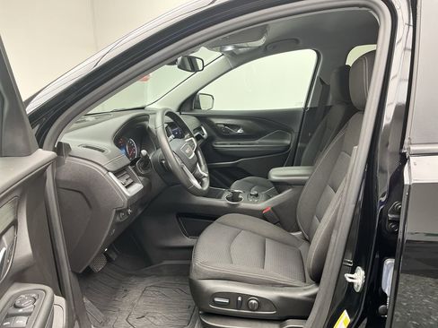 Certified 2024 GMC Terrain SLE w/ Driver Convenience Package image 3