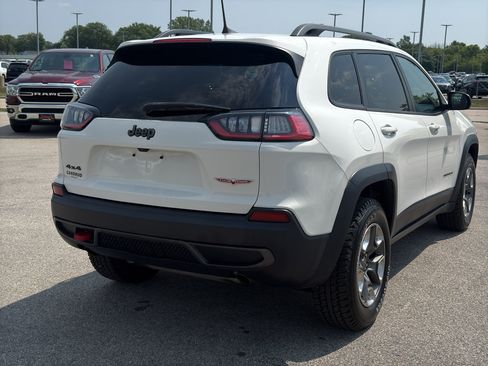Used 2019 Jeep Cherokee Trailhawk AWD/4WD image 5