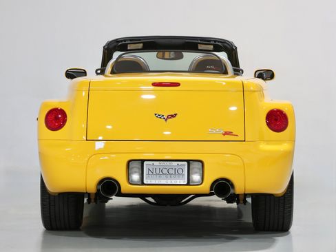 Used 2005 Chevrolet SSR w/ Preferred Equipment Group image 13