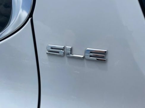 Used 2018 GMC Acadia SLE AWD/4WD image 8