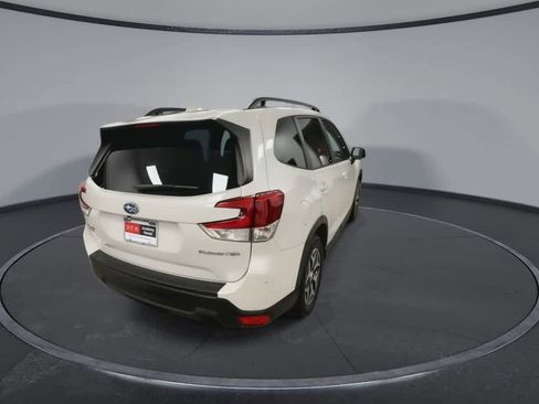 Used 2023 Subaru Forester Premium AWD/4WD image 8