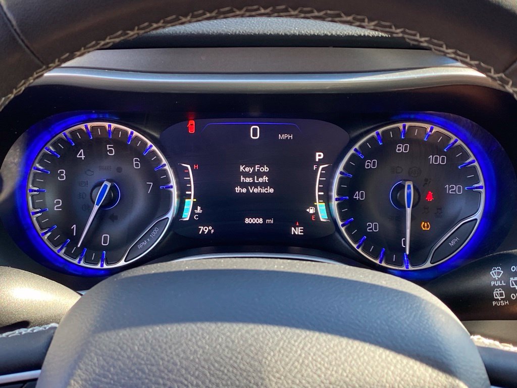 Used 2024 Chrysler Pacifica Touring-L FWD image 14