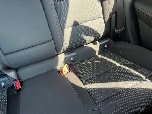 Used 2025 Chevrolet Equinox LT FWD image 38