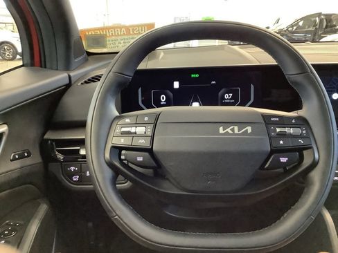 Certified 2026 Kia Sportage X-Line w/ X-Line Technology Package AWD/4WD image 13