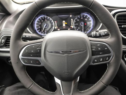 New 2026 Chrysler Pacifica Select FWD image 25
