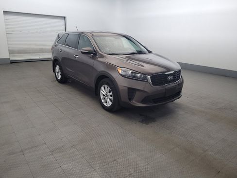 Used 2019 Kia Sorento FWD image 12