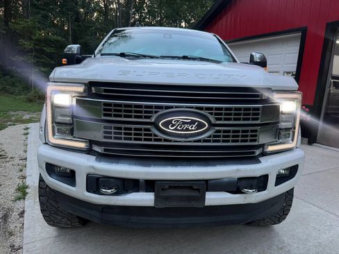 Used 2019 Ford F250 Platinum w/ Platinum Ultimate Package AWD/4WD image 4